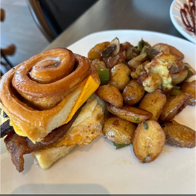 Cinnaroll Sandwich.